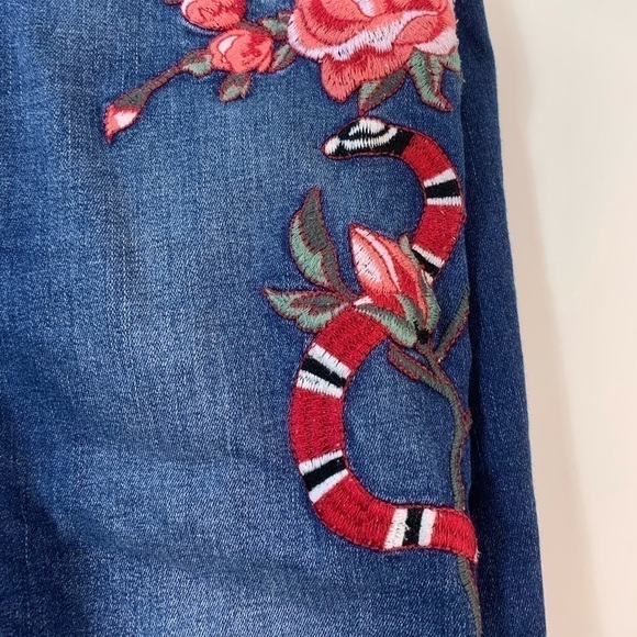 Love & Legend Premium Denim Bermuda Shorts - Picture 2 of 8